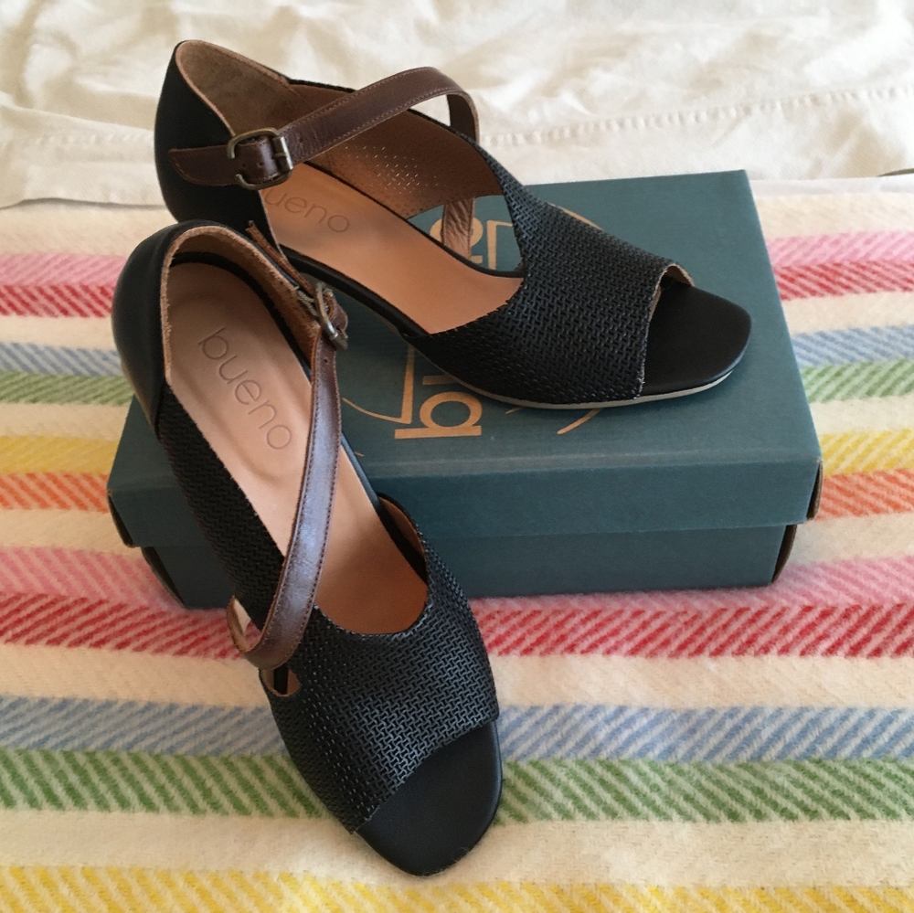 Bueno - Black Eva Leather Sandal